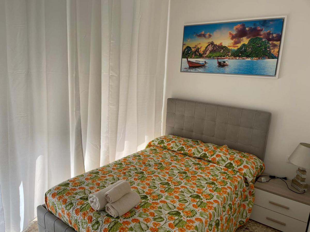 לינה וארוחת בוקר ברגמו Joys House מראה חיצוני תמונה