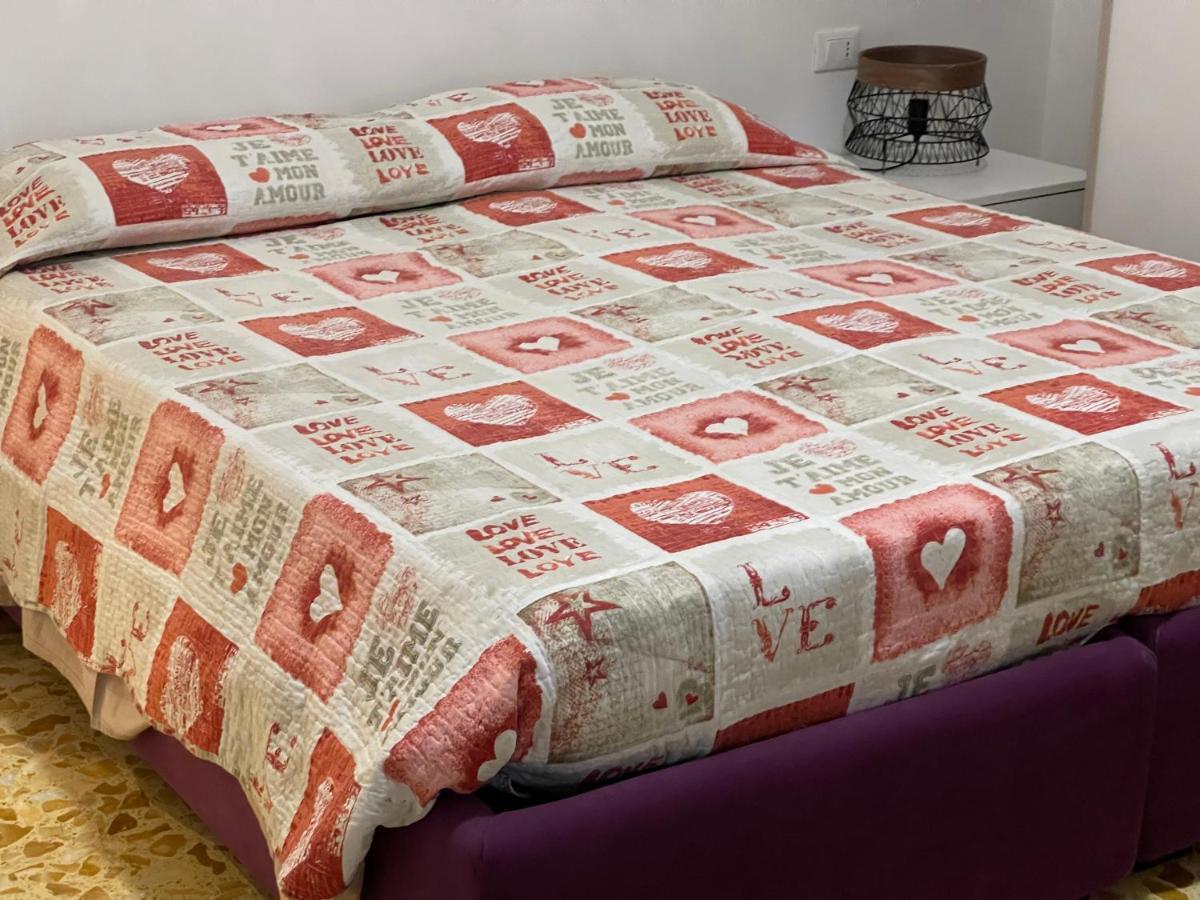 לינה וארוחת בוקר ברגמו Joys House מראה חיצוני תמונה