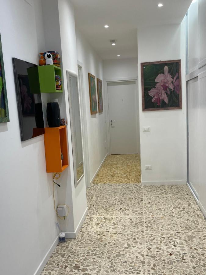 לינה וארוחת בוקר ברגמו Joys House מראה חיצוני תמונה