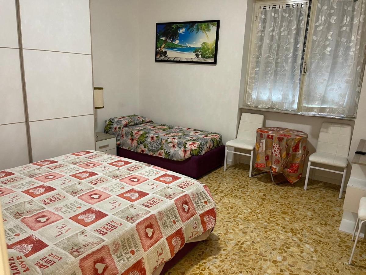 לינה וארוחת בוקר ברגמו Joys House מראה חיצוני תמונה