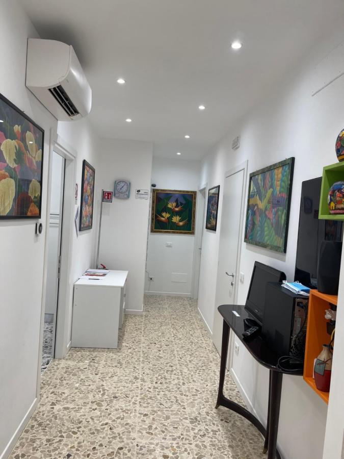 לינה וארוחת בוקר ברגמו Joys House מראה חיצוני תמונה
