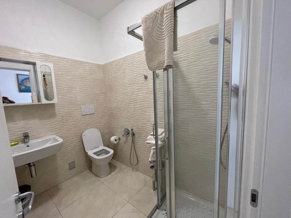 לינה וארוחת בוקר ברגמו Joys House מראה חיצוני תמונה