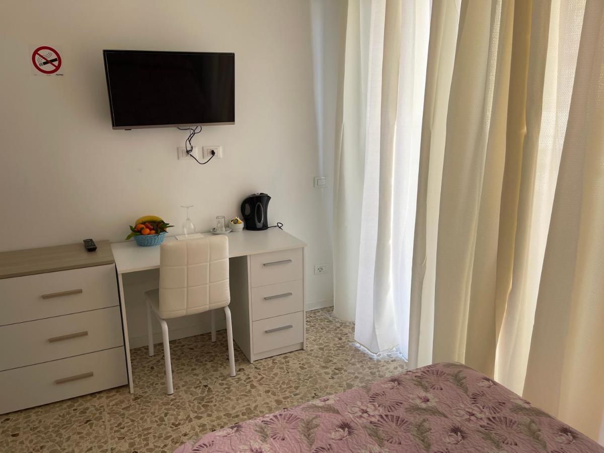 לינה וארוחת בוקר ברגמו Joys House מראה חיצוני תמונה